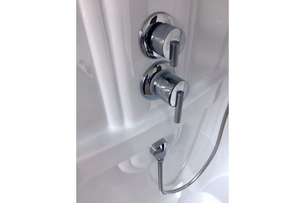 Гидромассажный бокс Royal Bath  120х80х217, прозрачное  стекло, белый профиль, левая, RB 8120BP2-T-L