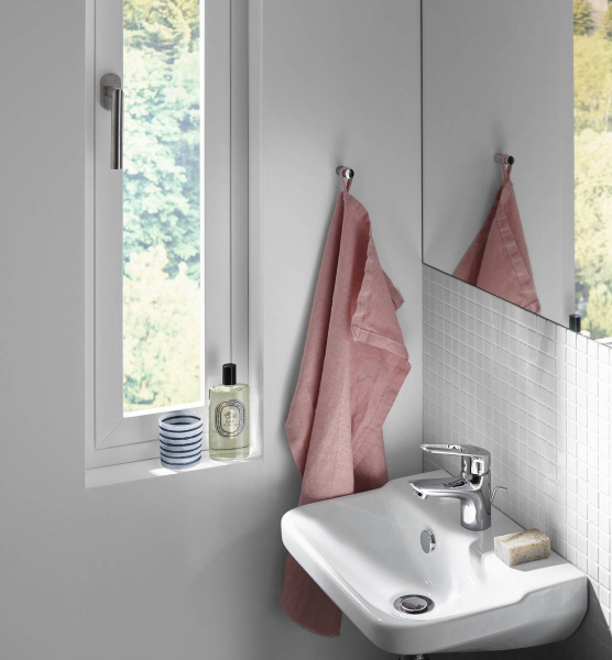 Смеситель для раковины Hansgrohe Novus Loop 70, со сливным гарнитуром, хром, 71080000