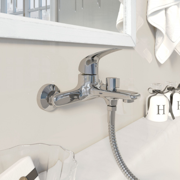 Смеситель для ванны с душем Avrora Glade с коротким изливом, AV3031